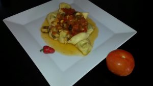 Rezept vegane Tortellini Tomaten Champignon Sosse