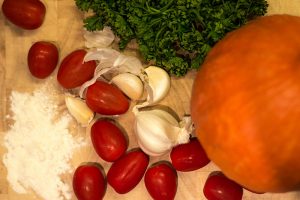 Zutaten für Hokkaido Klöße mit Cherrytomaten (Rezept)