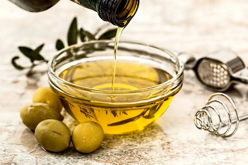 Olivenöl – kaltgepresst, nativ oder raffiniert?