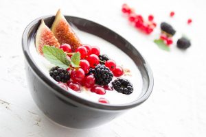 Joghurt mit Früchten probiotische Lebensmittel