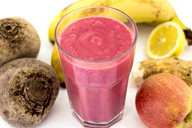 Rote Beete Smoothie (Apfel, Banane, Meerrettich) - WirEssenGesund