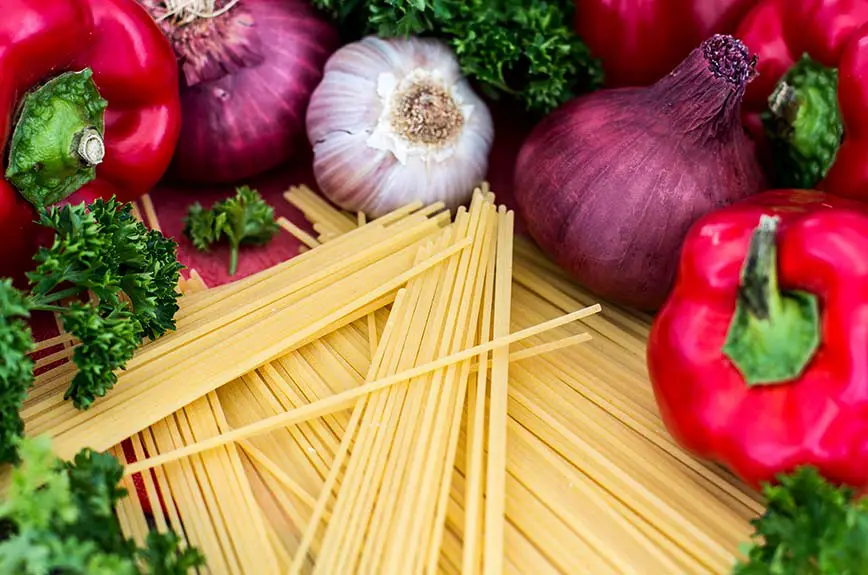 Spaghetti Paprika Knoblauch Zwiebel