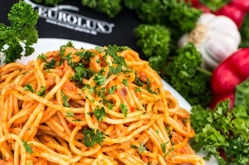 Spghetti Nudelgericht Paprikasauce vegan Rezept