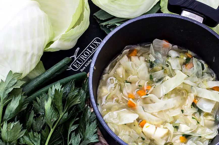 Traditionelle Kohlsuppe - Rezept auf WirEssenGesund .de