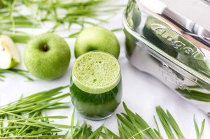 Gerstengrassaft mit Apfel