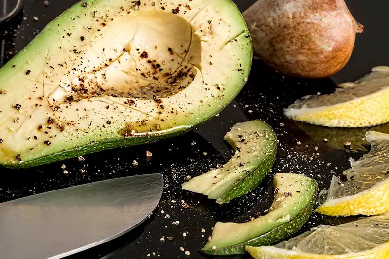 Avocado würzen