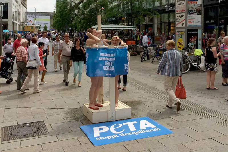 Nackt duschen Erotsiches Outdoor