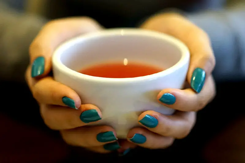 Tee trinken macht unser Gehirn effizienter