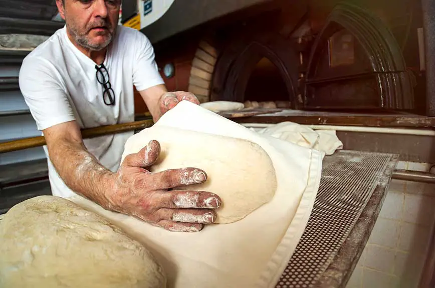 Bäcker Brot backen