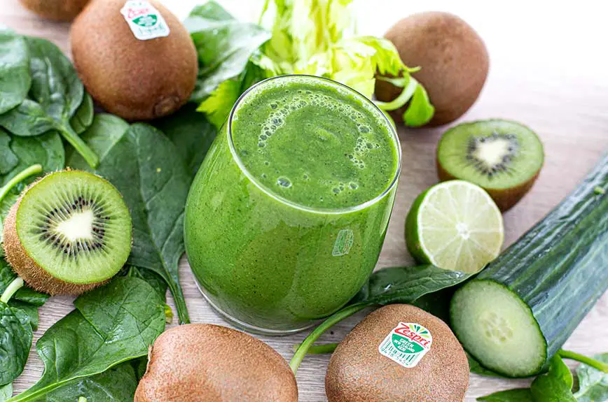 Grüner Green Kiwi Smoothie - WirEssenGesund