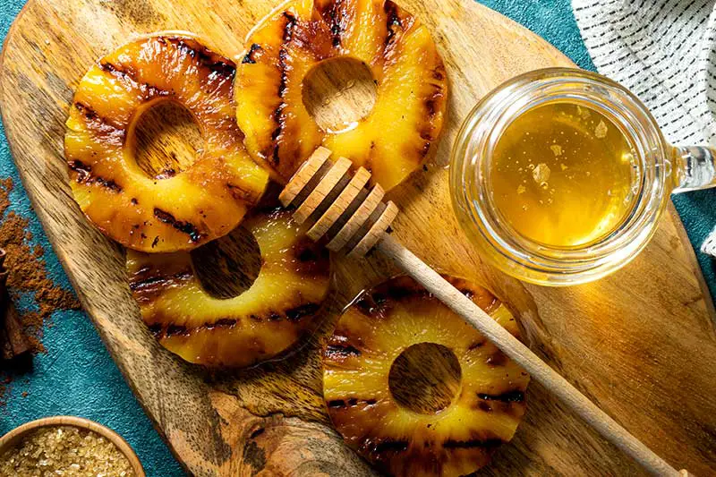 gegrillte Ananas mit Honig