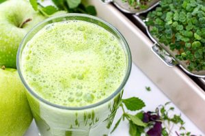 Fruchtiger Microgreen Smoothie